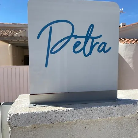 Petra, Mis Casitas * Дения