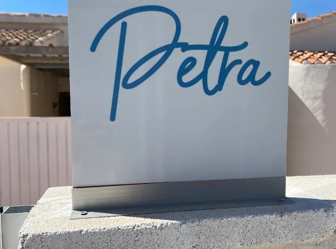 Petra, Mis Casitas * Denia