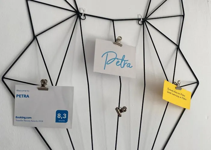 Petra, Mis Casitas בית נופש דניה