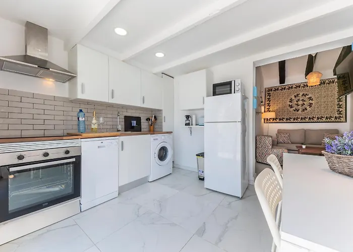 Petra, Mis Casitas דניה